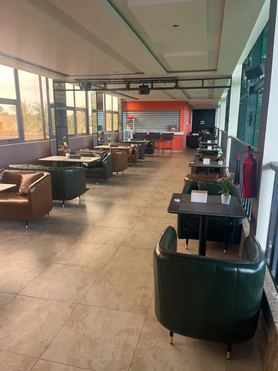 Coin lounge et restauration de METROPOLIS